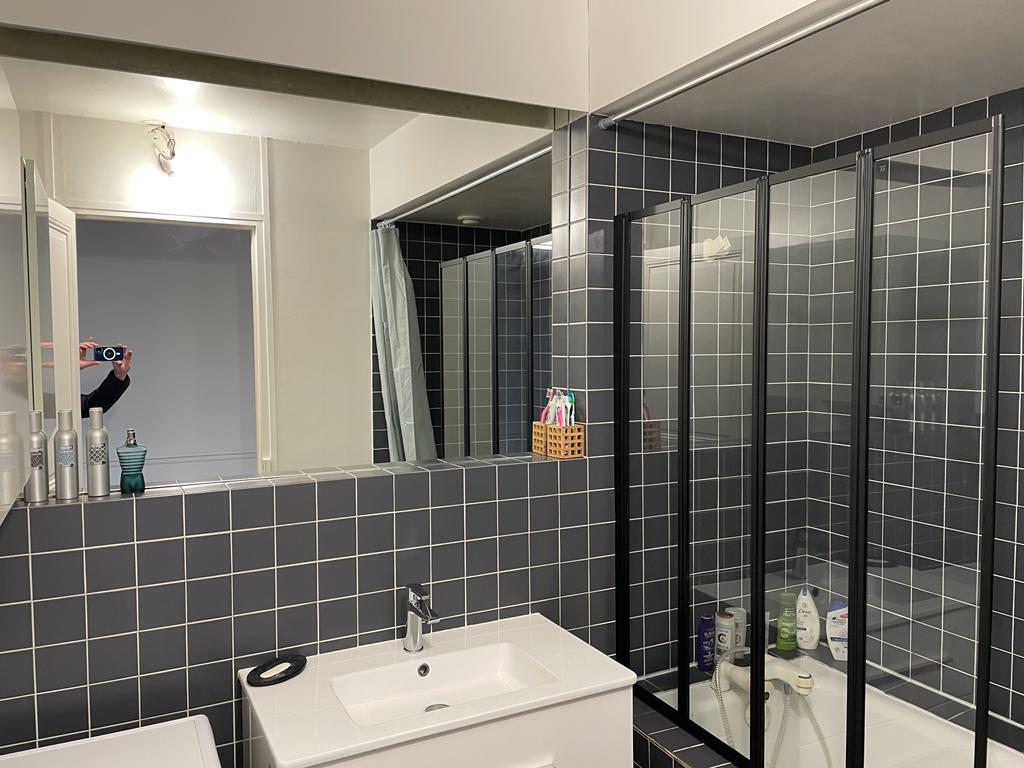 Miroir à la découpe à Paris 20
